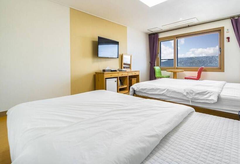 پانسیون Jeju Samda Hostel