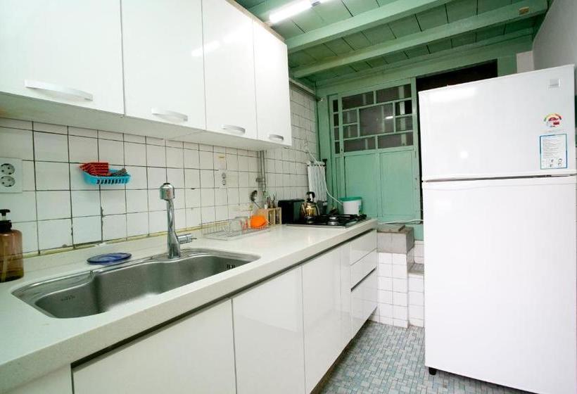 پانسیون Nuri Hanok Guesthouse