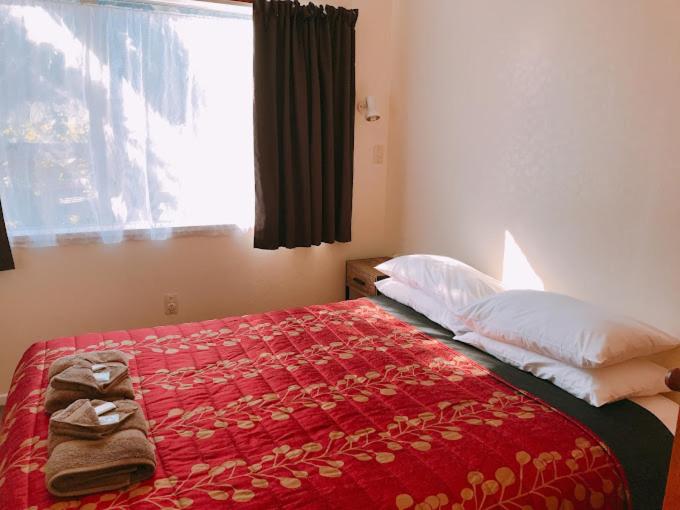 Aaron Court Motel
