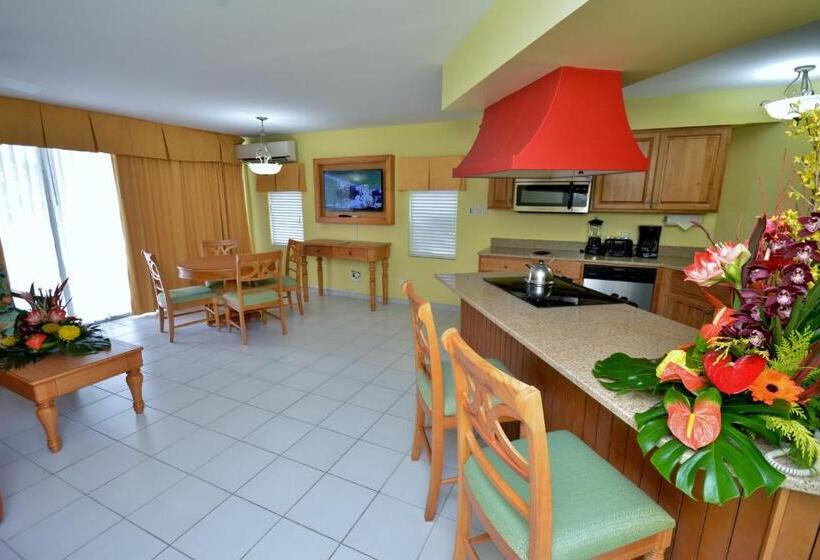 The Atrium Beach Resort And Spa, Ascend Hotel Collection