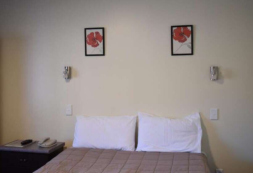 Devonwood Motel