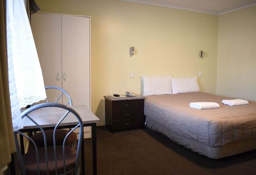 Devonwood Motel