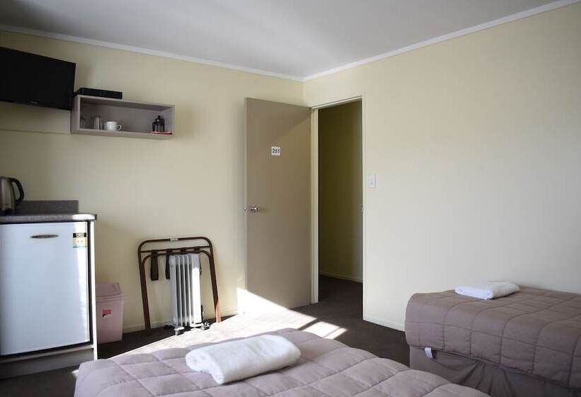 Devonwood Motel