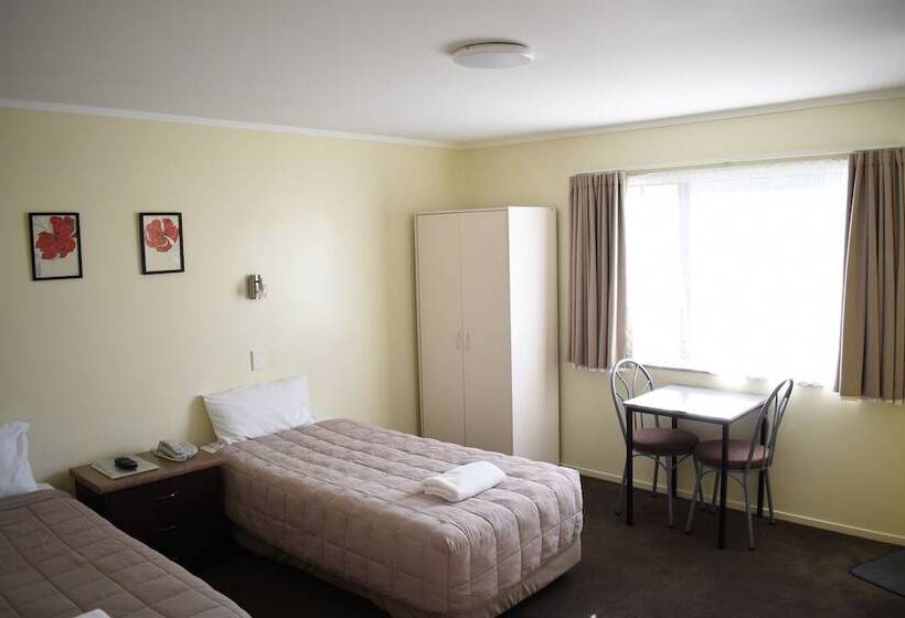 Devonwood Motel