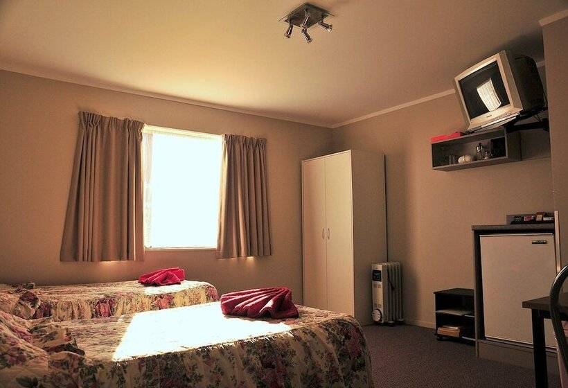 Devonwood Motel