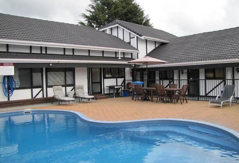 Devonwood Motel