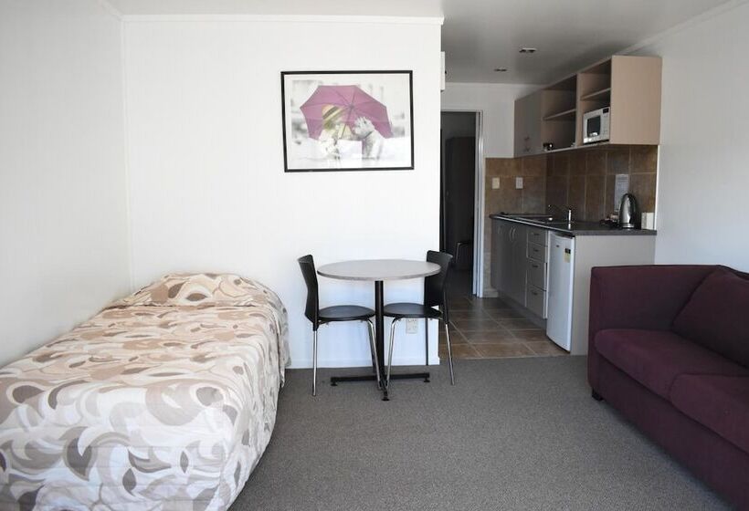 Devonwood Motel