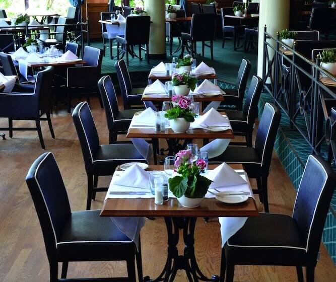 Fletcher Hotel   Restaurant Carlton
