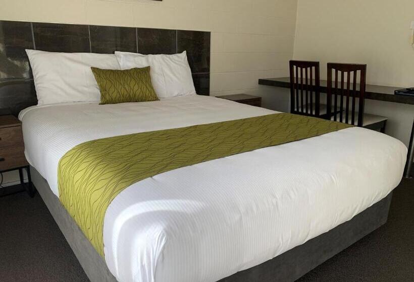 هتل Admirals Motor Inn