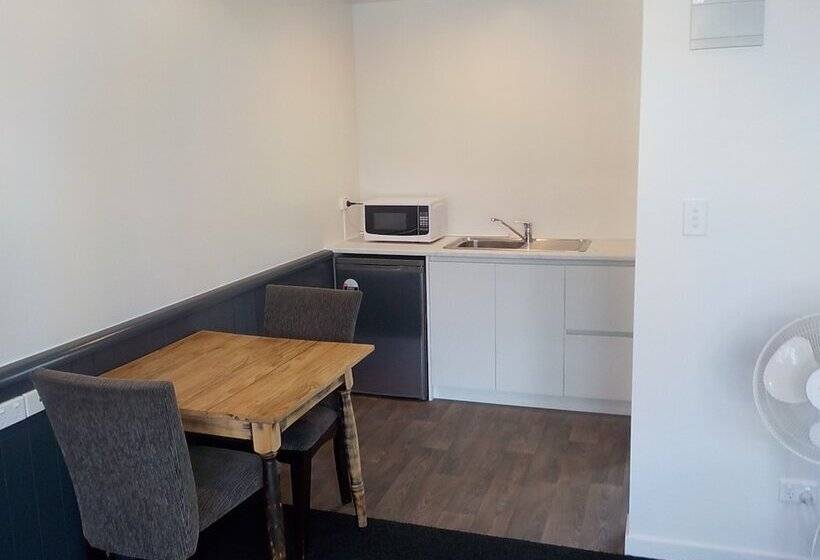 هتل Queen Street Studios