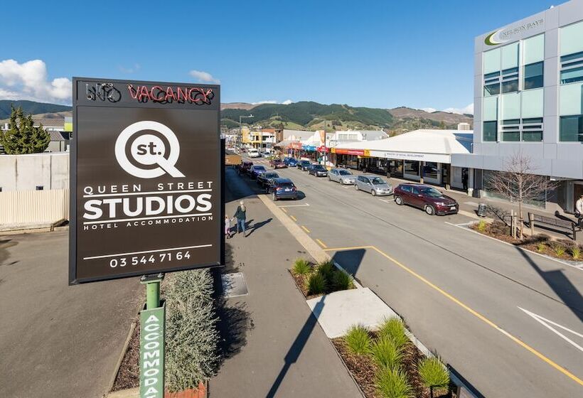 هتل Queen Street Studios