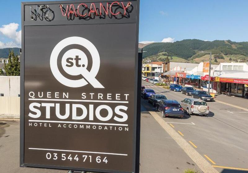 هتل Queen Street Studios