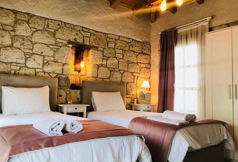 Alacati Cona Butik Otel