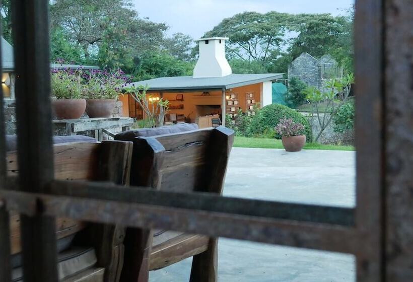 هتل Arusha Villa