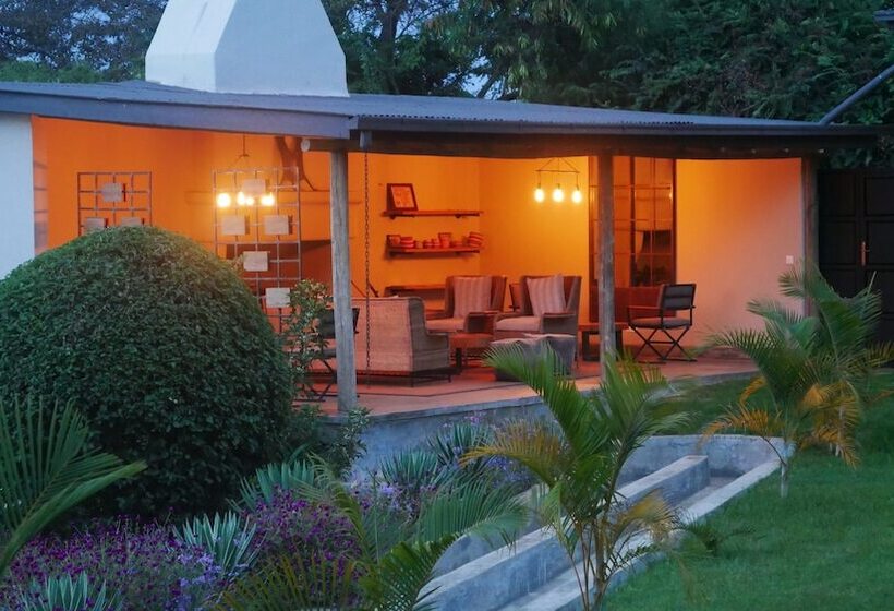 هتل Arusha Villa