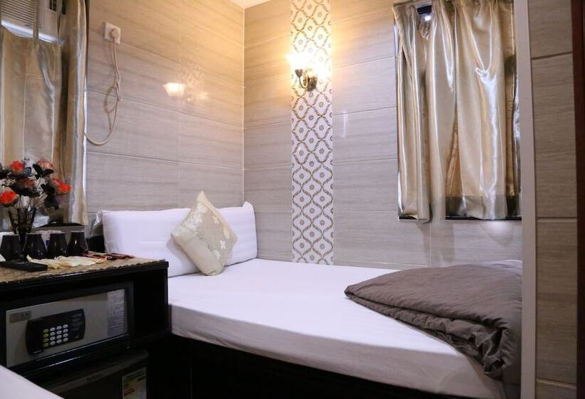 هتل European Hostel