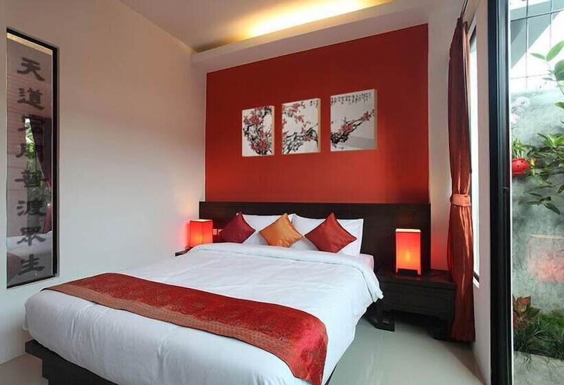 هتل Karon Sino House