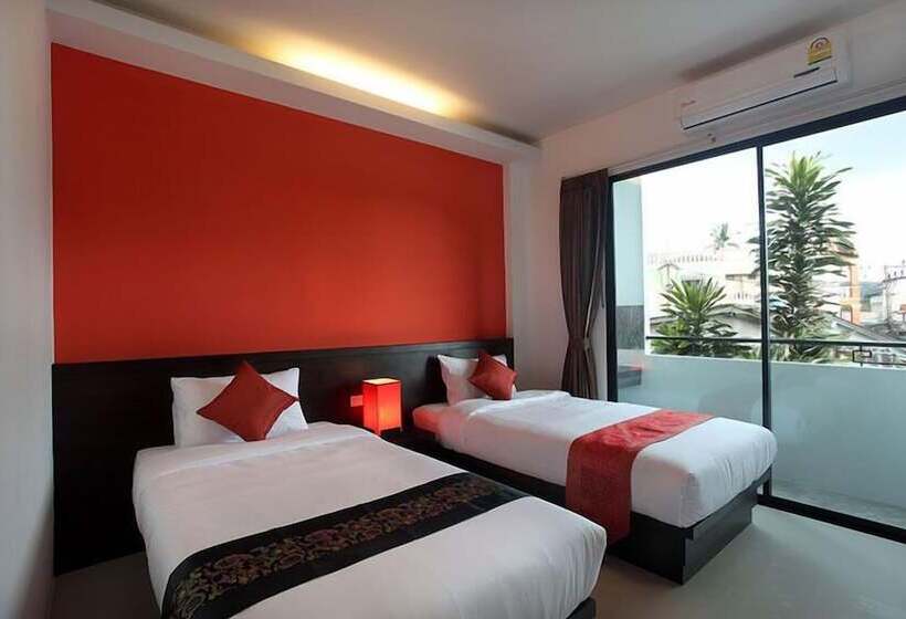 هتل Karon Sino House