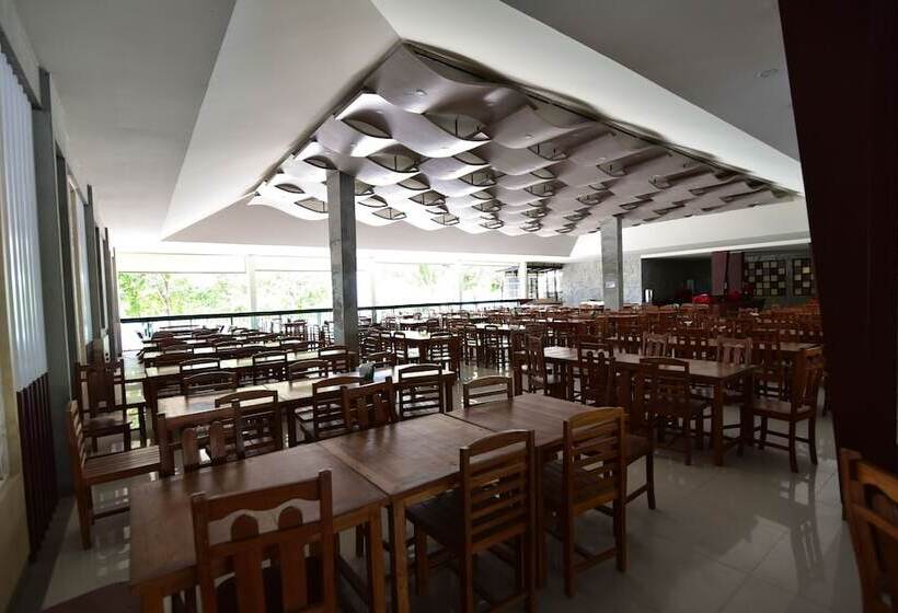 هتل Varin Beach Resort
