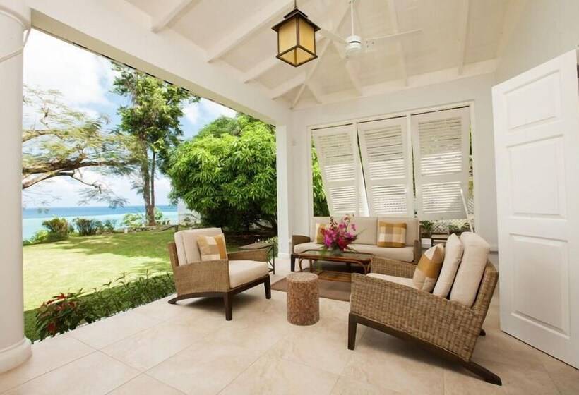Wag Water Villa, Ocho Rios 3br