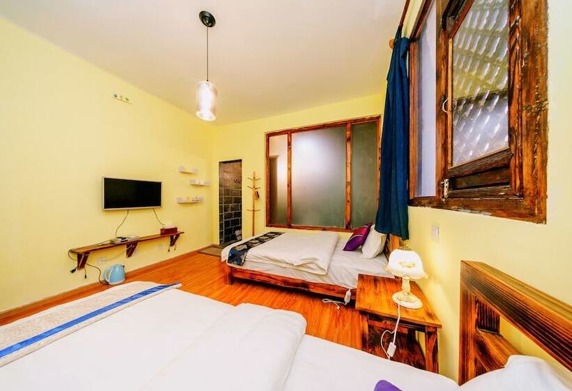 Alberg Summer Flowers Inn