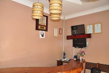 تختخواب و صبحانه Rafiki Inn