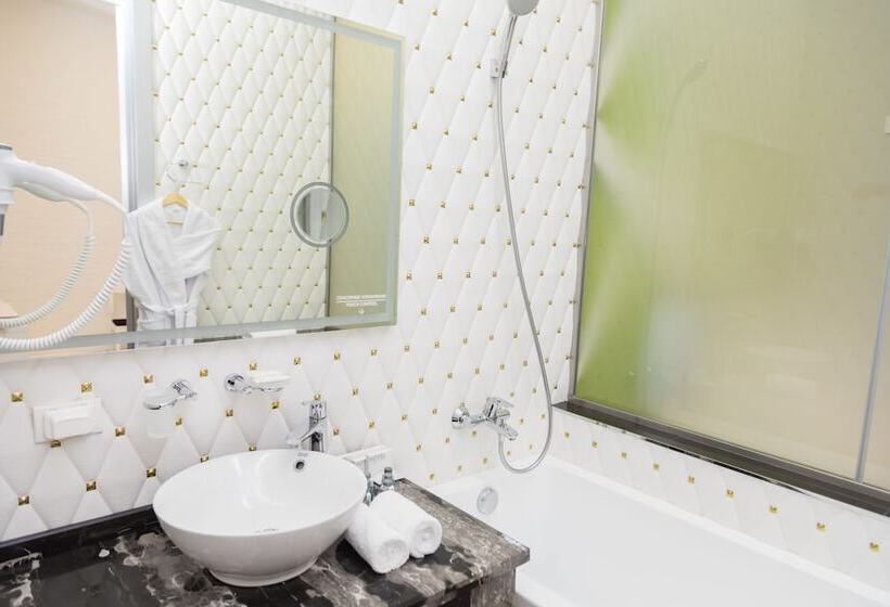 Bliss Hotel & Spa