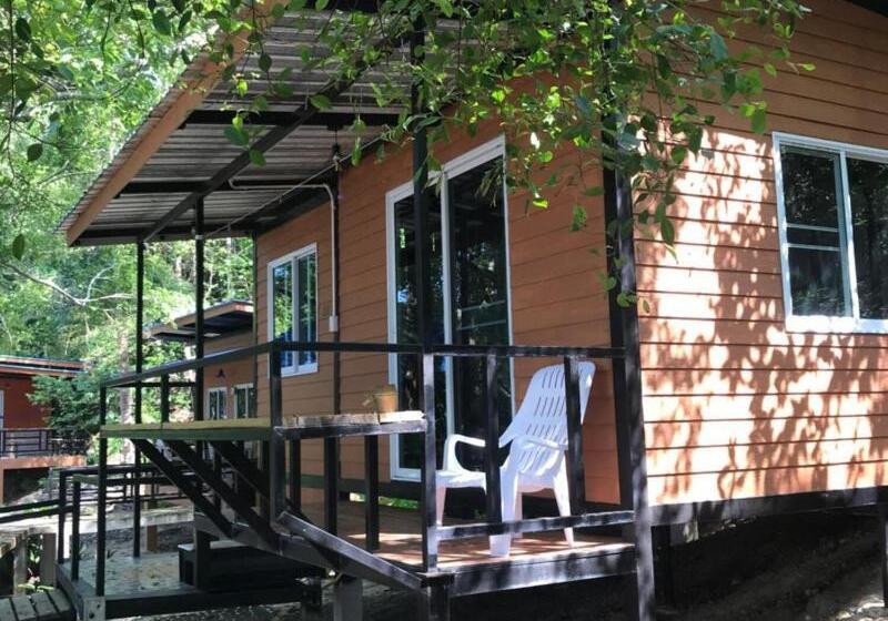 هتل Koh Chang Resort Ranong
