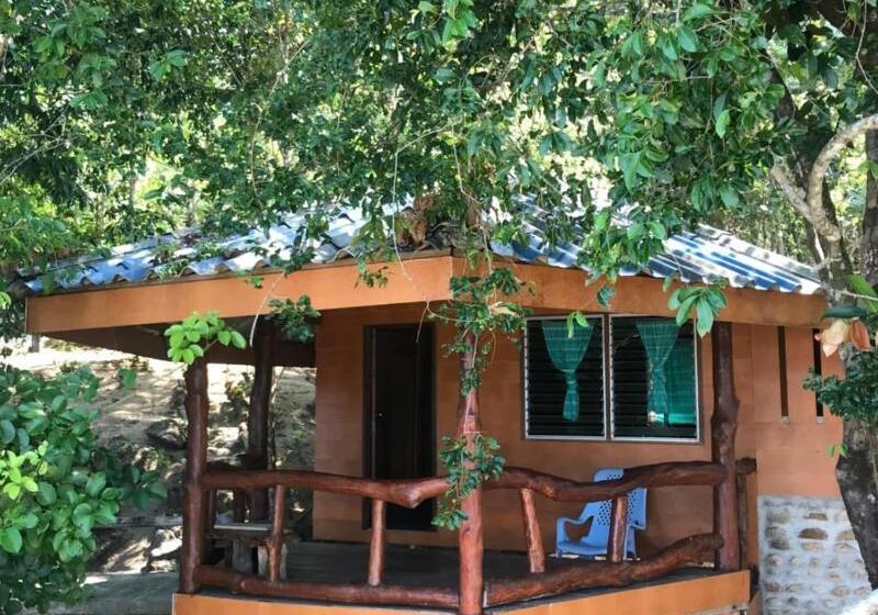هتل Koh Chang Resort Ranong