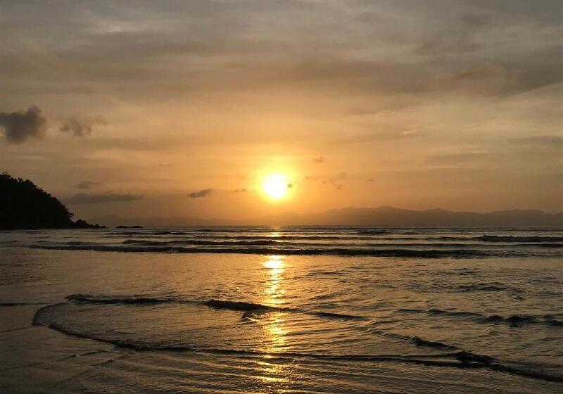 هتل Koh Chang Resort Ranong