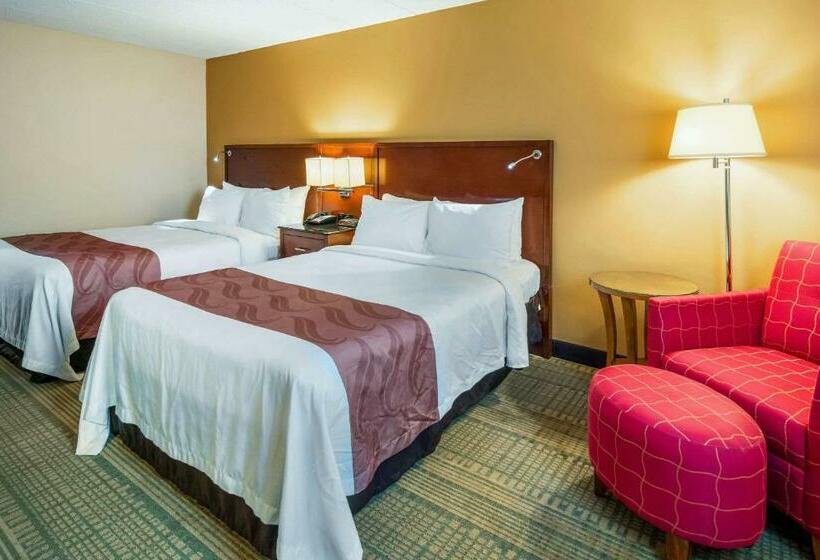 호텔 Quality Inn & Suites
