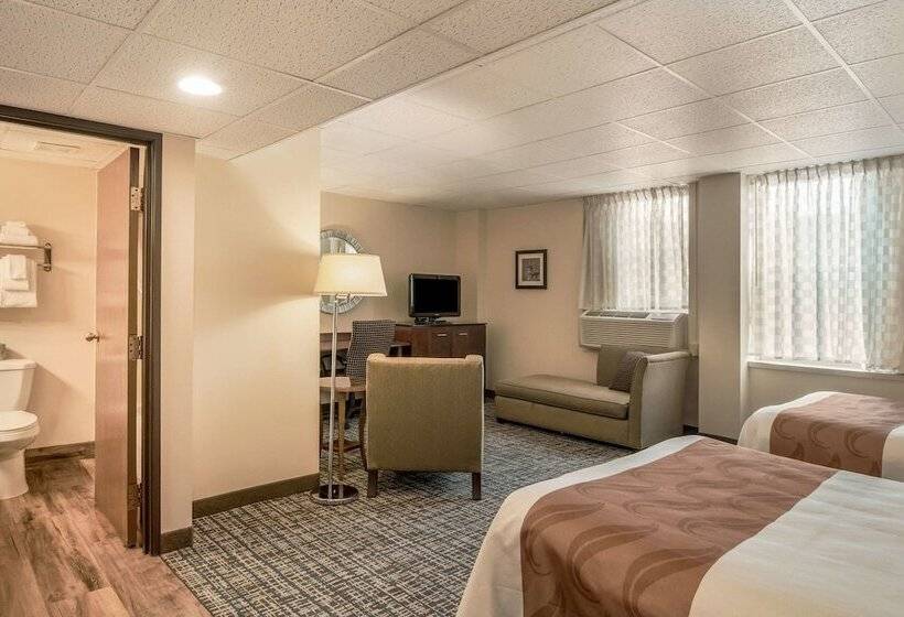 호텔 Quality Inn & Suites