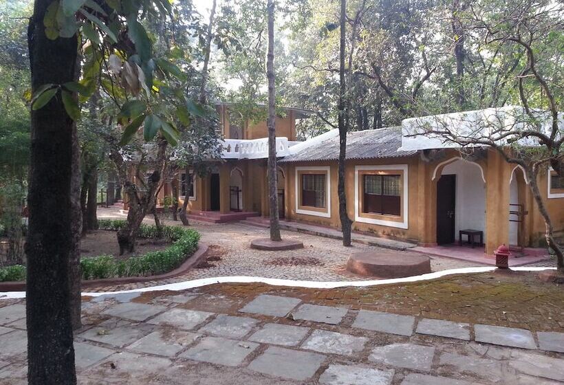 ホテル Krishna Jungle Resort