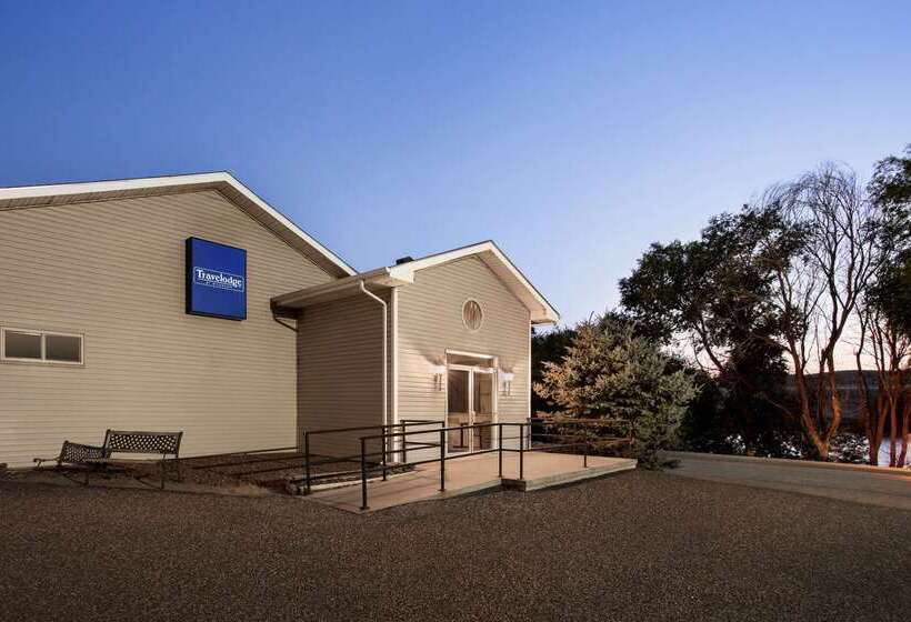 Отель Travelodge By Wyndham Guernsey