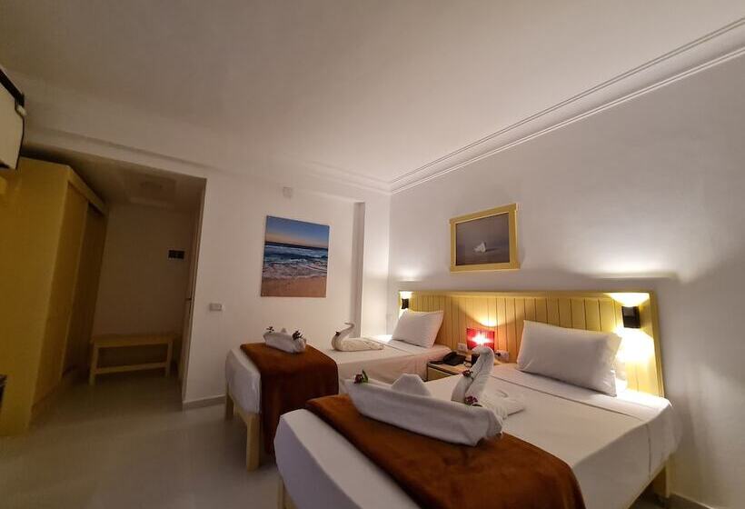Hotel Zak Inn