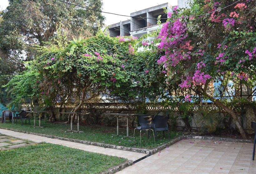 پانسیون Athi Resorts