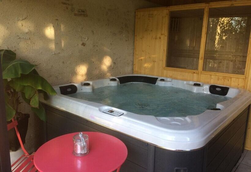 تختخواب و صبحانه Le Clos Elisa