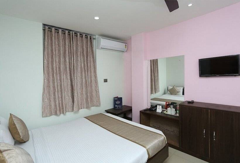 هتل O Aashray Guest House