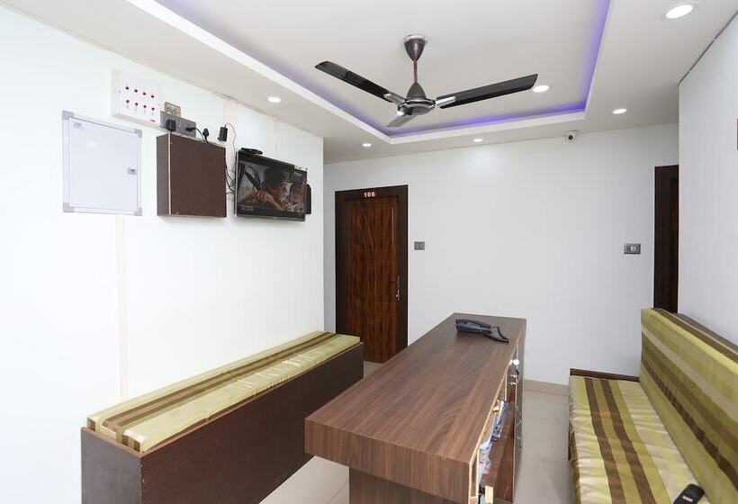 هتل O Aashray Guest House