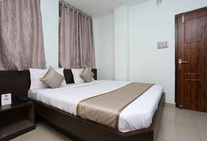 هتل O Aashray Guest House