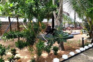 هتل Star Rest Beach