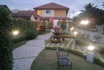 هتل V Village