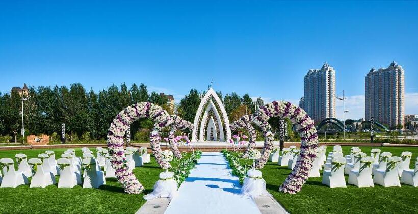 هتل Wanda Realm Qiqihar