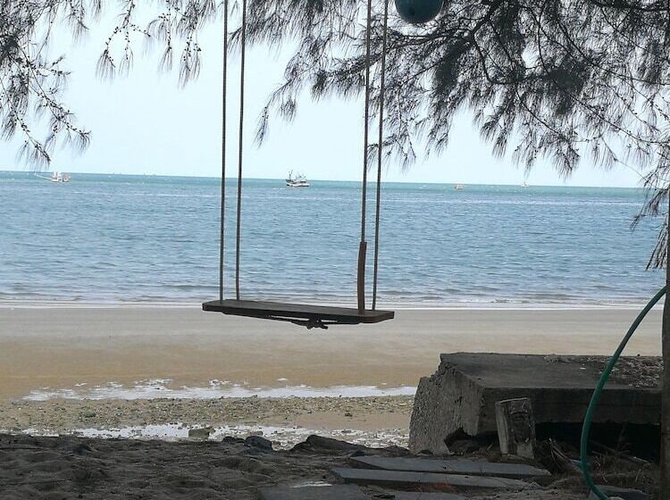 پانسیون Aow Noi Sea View Resort