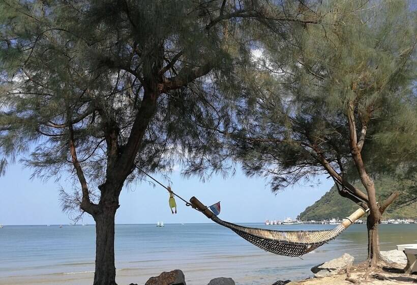 پانسیون Aow Noi Sea View Resort
