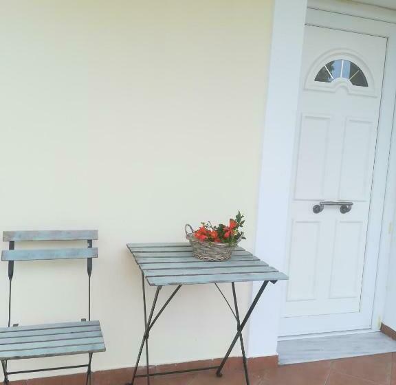 Naftilos Rosmarinus Apartments