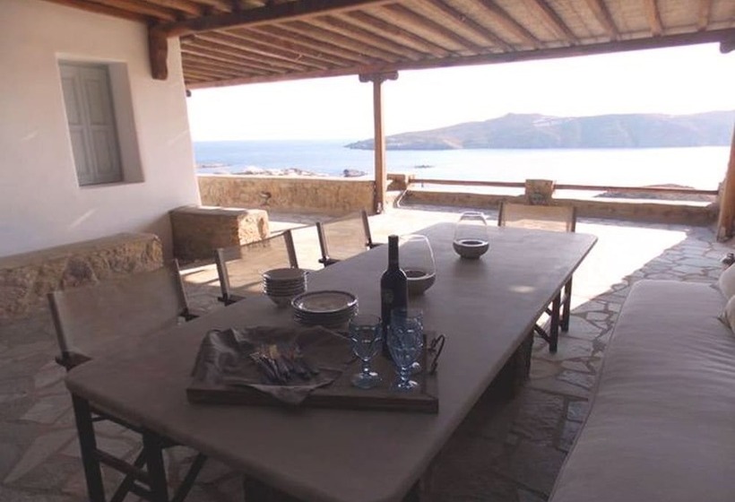 Zeus Seafront Villa