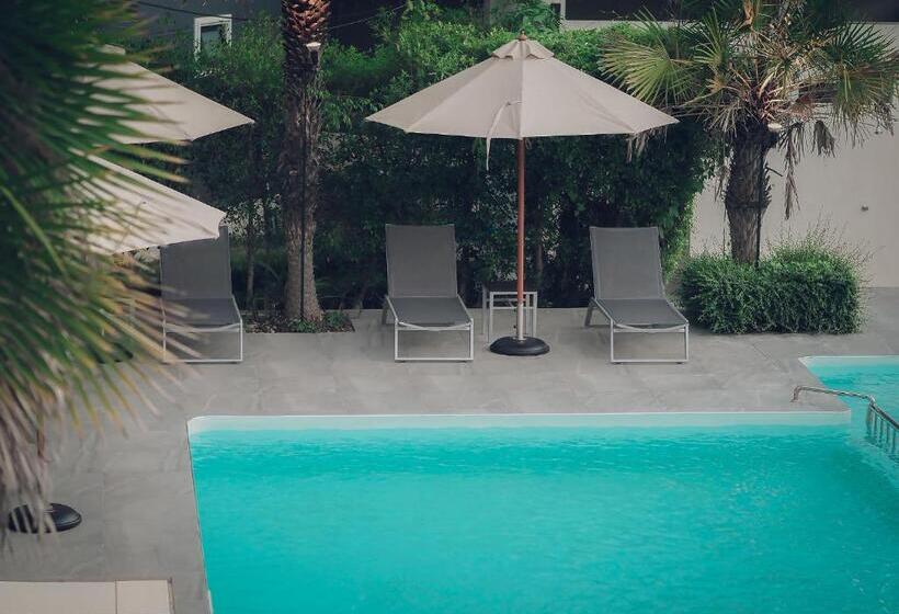هتل Chanalai Resort And