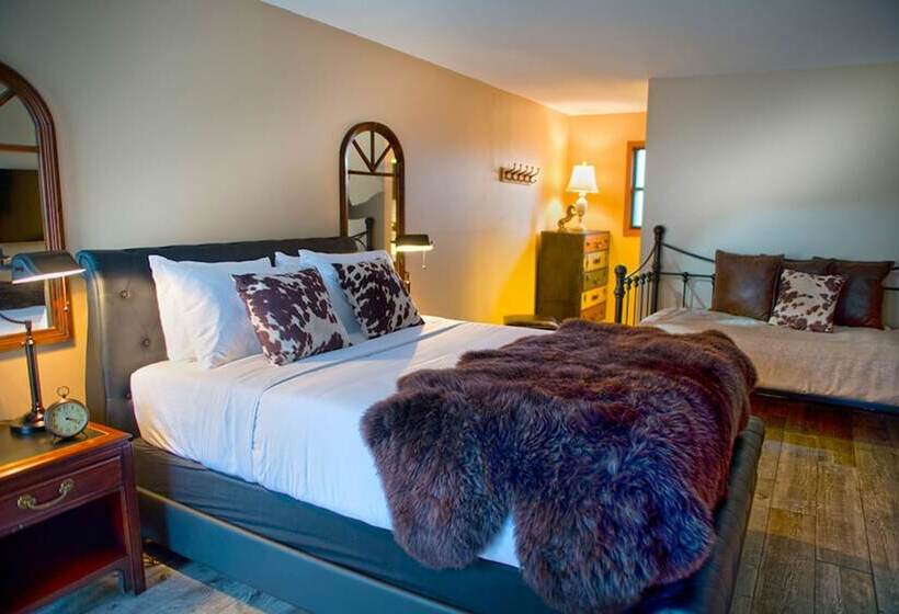 هتل Maxwell Mansion