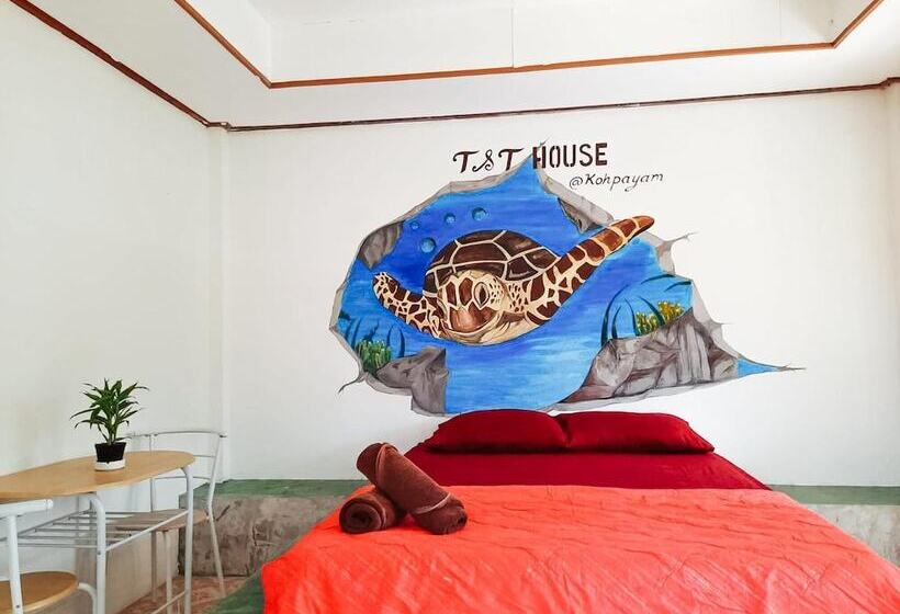 هتل T And T House
